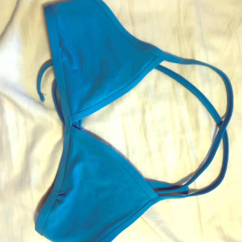 Jolyn triangle top